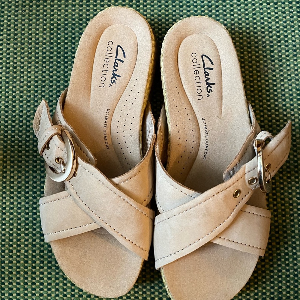 Clarks Collection Tan Leather Slide sandals size 6